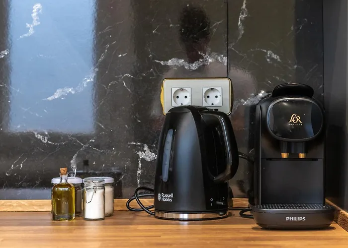 Market Ii By Aston *